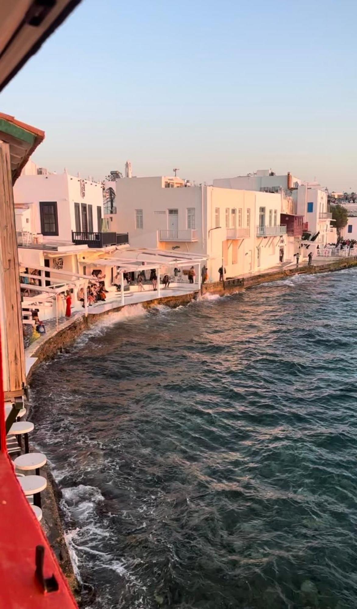 Apartment Little Venice Picturesque House Above The Waves Mykonos Town